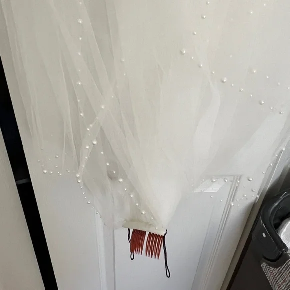 Pronovias Pearl Veil V-2117 ICONIC ivory color - Picture 2 of 5